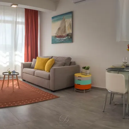 Sun Studio Apartment