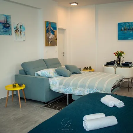 Sun Studio Apartment
